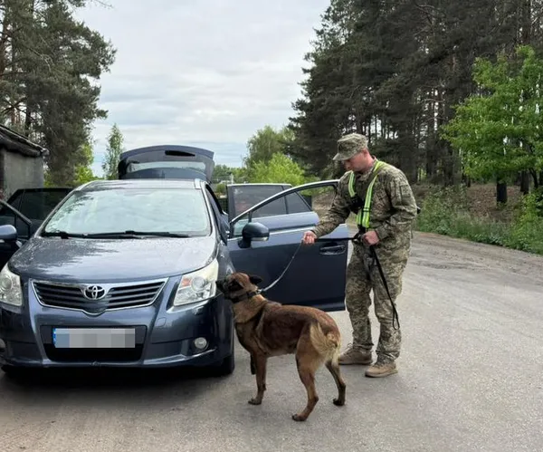 Служба з чотирилапими напарниками: як прикордонник із Волині здійснив дитячу мрію (фото)