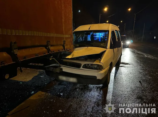 У Луцьку п'яний пенсіонер протаранив зад вантажівки (фото)