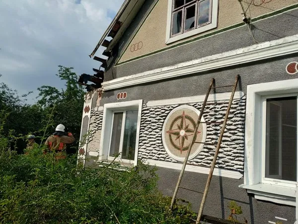 На Камінь-Каширщині блискавка влучила у будинок