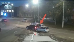 У Луцьку на кільці Chevrolet протаранив Volkswagen (відео)