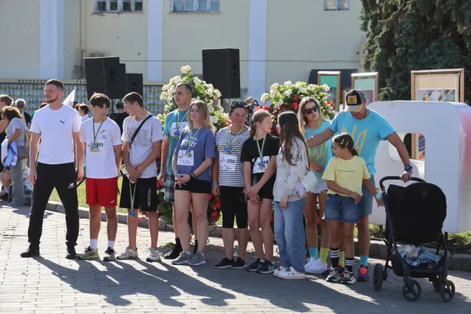 У Луцьку бігли в пам'ять про Героїв України (фото)