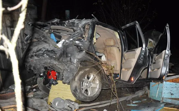 BMW з’їхав у кювет і влетів у будинок: деталі смертельної ДТП на Ковельщині (фото)