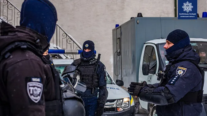 Сніг не завадив: у Луцьку «силовики» влаштували спільні навчання (фото)