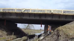 Водії, увага: у Рожищенському районі ремонтують міст (фото)