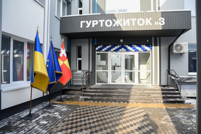 У Луцьку відкрили реконструйований гуртожиток для переселенців (фото)