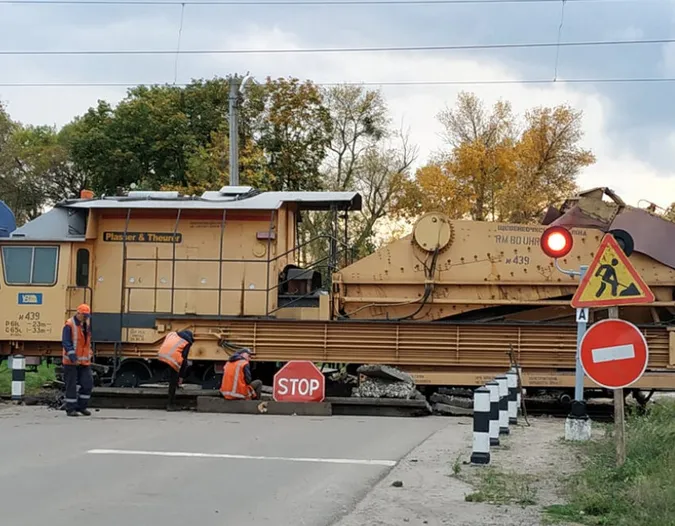 У Рожищі тимчасово закриють залізничний переїзд