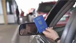 Львівська ОВА випускала за кордон псевдоволонтерів за підписом російського імператора