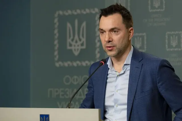 Арестович пояснив, чому українців не попередили про вторгнення рф