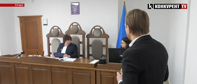 Не знає прізвищ працівників? У Луцьку – черговий суд за позовом директорки стоматполіклініки (відео)
