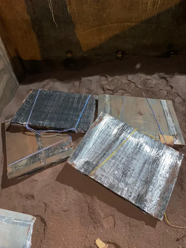 На Волині у вагоні з рудою знайшли контрабандні сигарети (фото)
