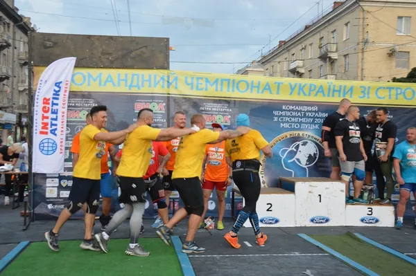 Приз глядацьких симпатій отримали би точно ці граційні ведмедики 