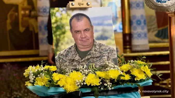 Назавжди 49: на Волині попрощалися із загиблим воїном Андрієм Єфрємовим (фото)