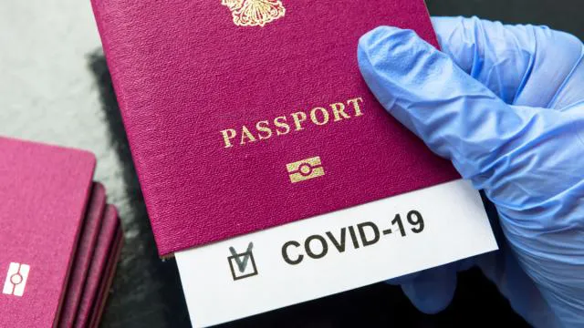 У країнах ЄС хочуть ввести COVID-паспорт: що зміниться для українців