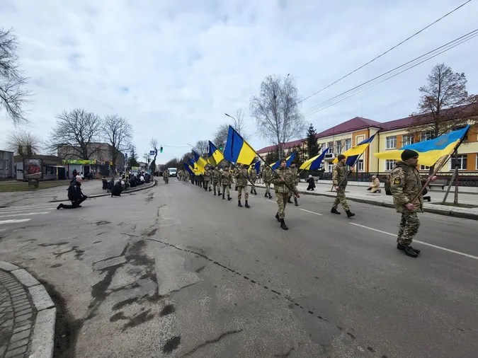 Побратими називали його «Батя»: у Ковелі попрощалися із Володимиром Крисюком