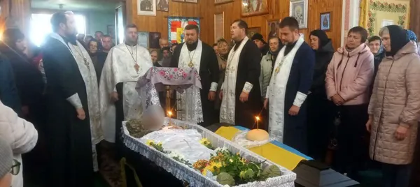 На Волині попрощались із загиблим воїном Петром Грисюком (фото)