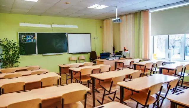 Повідомили, скільки дітей у Луцьку навчається не у школах