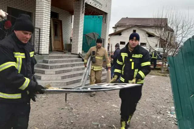 Ракетний удар по Овручу: зруйновано 30 житлових будинків (фото, відео)