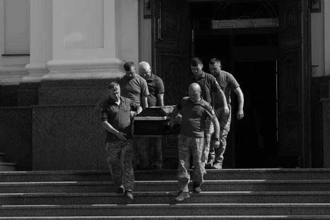 У Луцьку попрощалися із загиблим на Донеччині снайпером Віталієм Ващуком (фото)