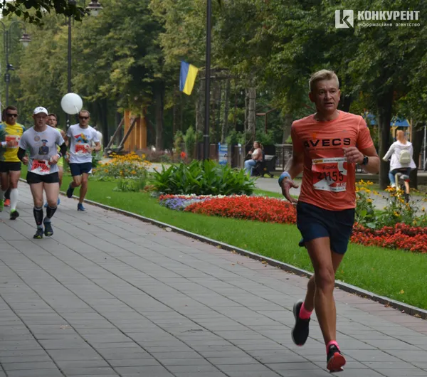 Луцький півмарафон у фото: як це було