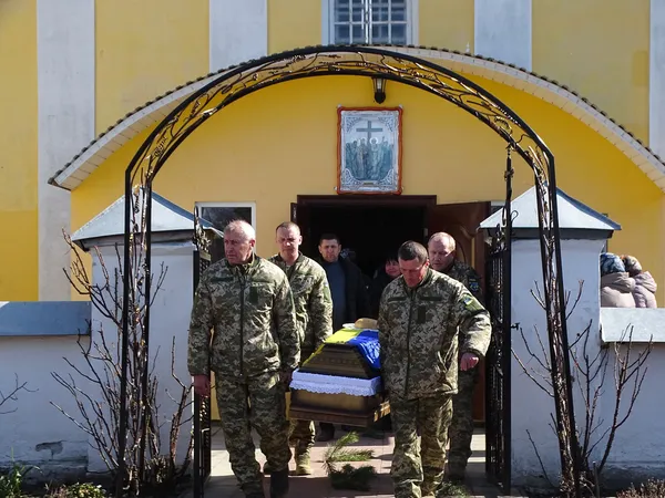 На Волині попрощалися із захисником Миколою Луцюком (фото)