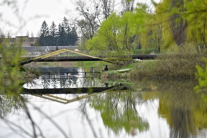 Безлюдно і весняно: луцький фотограф поділився світлинами міста і околиць