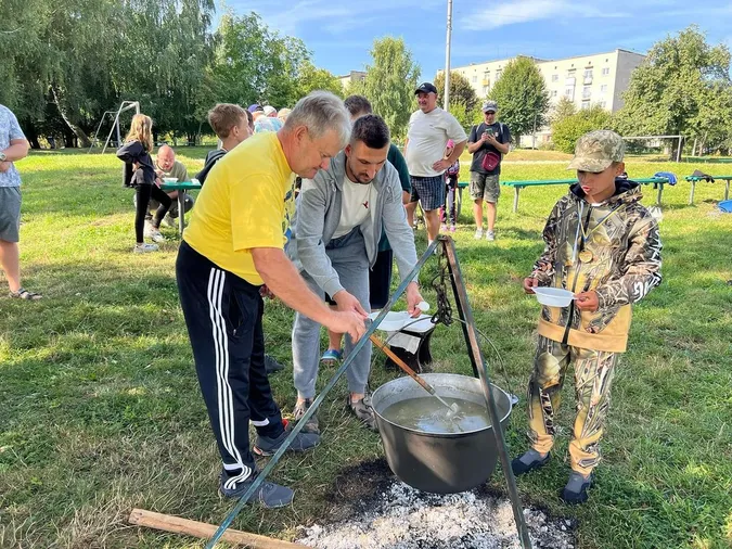 У Нововолинську на міському озері змагалися рибалки (фото)