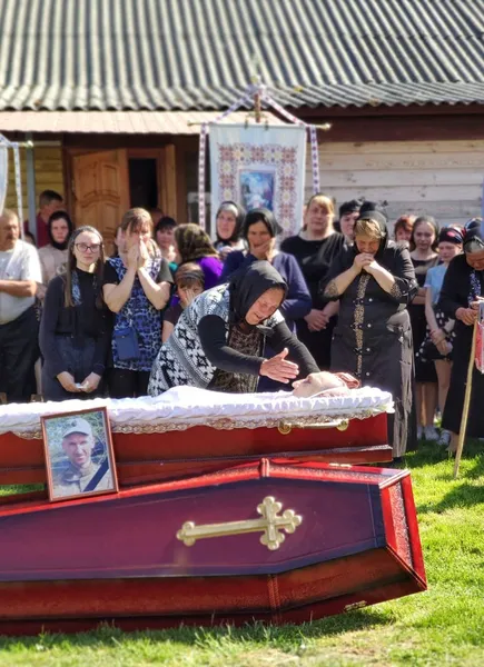 Поранили у Бахмуті: попрощалися з загиблим волинським воїном Сергієм Занюком (фото)