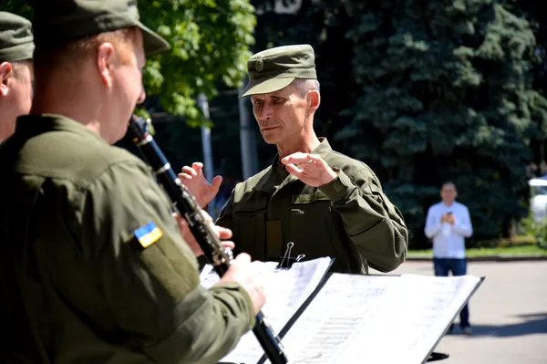 Із подяками, дітьми і квардокоптерами: як у Луцьку святкували день Нацполіції (фото)