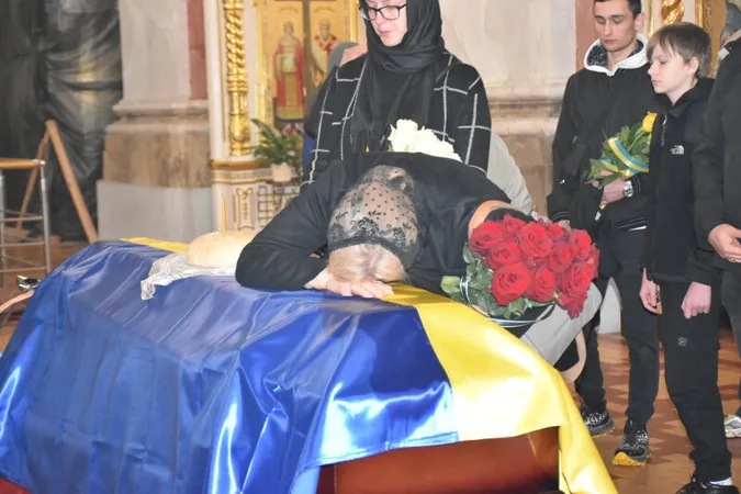 У Луцьку провели в останню дорогу Героя Ігоря Охремчука (фото)