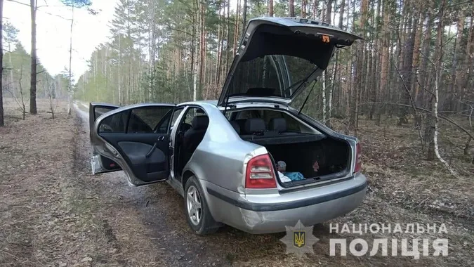 Волинянин перевозив у багажнику «шкоди» пакетики з канабісом (фото, відео)