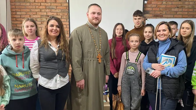 «Таємний Санта для бійців»: на Волині зібрали подарунки для захисників у Бахмуті (фото, відео)