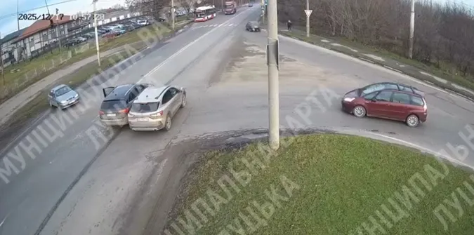 У Луцьку на перехресті вулиць Львівська – Європейська знову сталася ДТП (відео)