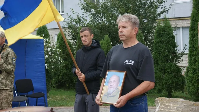 Купив будинок, а пожити не встиг: на Волині попрощалися з Героєм Віталієм Гандзюком (фото)