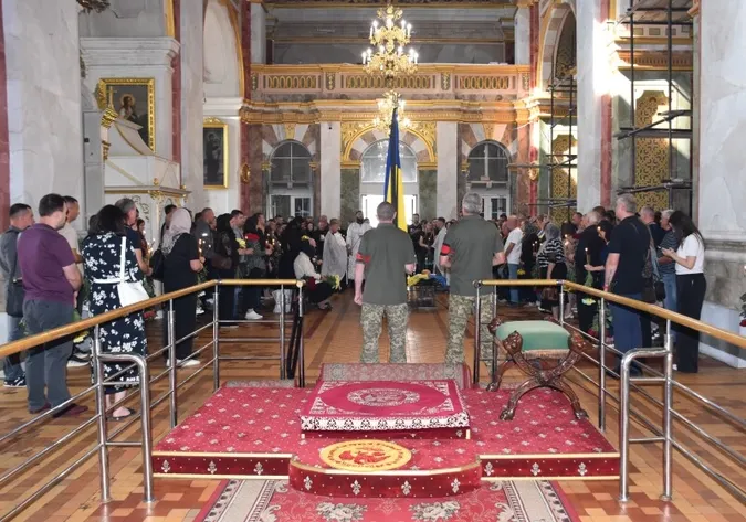У Луцьку попрощалися з Героєм Володимиром Чернишем (фото)