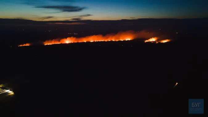 Біля Володимира горіли поля (фото)