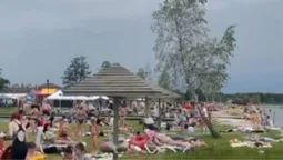 На Світязі за хвилини до грози – натовп відпочивальників (відео)