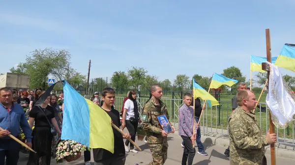 Прощались всім селом: на Волині провели в останню дорогу Геннадія Гогулю (фото)