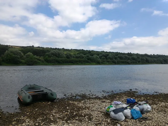У Любешівському районі в надувному човні знайшли тіло чоловіка