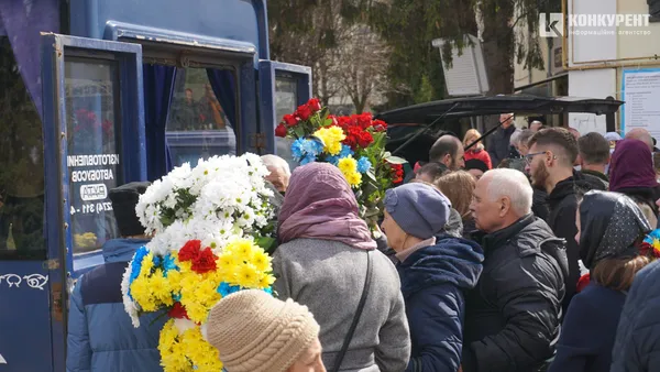Луцьк на колінах: попрощалися з двома полеглими Героями (фото, відео)