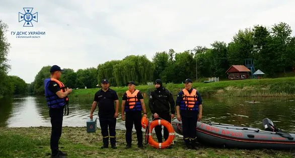 На сучасних катерах: волинські водолази тренувалися рятувати людей (фото)