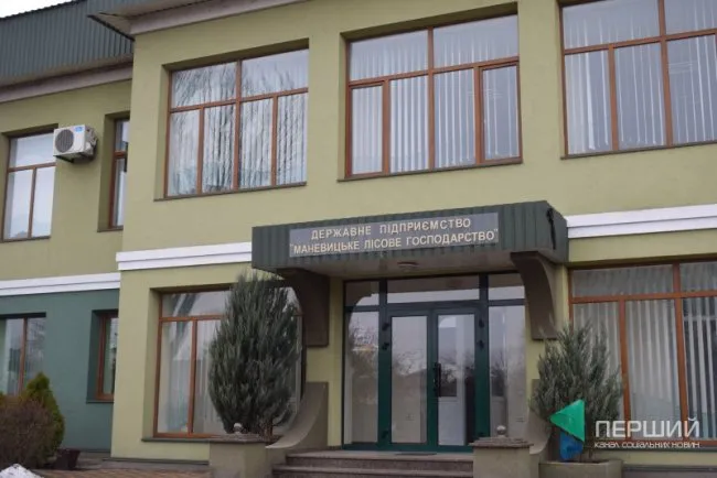 Показали як волиняни вирощують лохину в теплицях (фото)