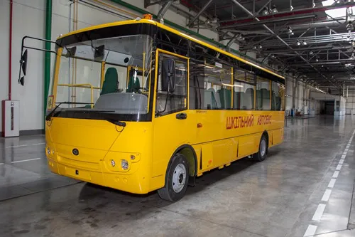 На луцькому заводі збирають сучасні шкільні автобуси (фото)