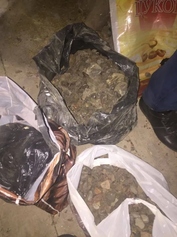 На Волині «накрили» цех з обробки бурштину (фото)