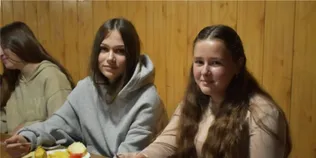 Котлети, нагетси, пюре та банан: як годують школярів у Заборольському ліцеї №32 (фото)
