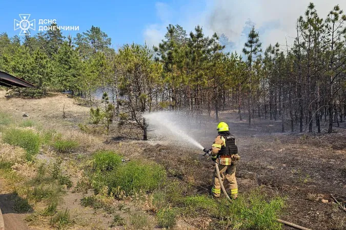 Волинські рятувальники потрапили під обстріл на Донеччині