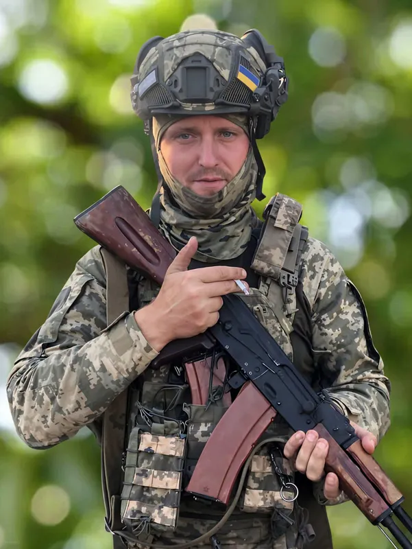 На Волині родинам загиблих прикордонників вручили посмертні нагороди їхніх героїв (фото)