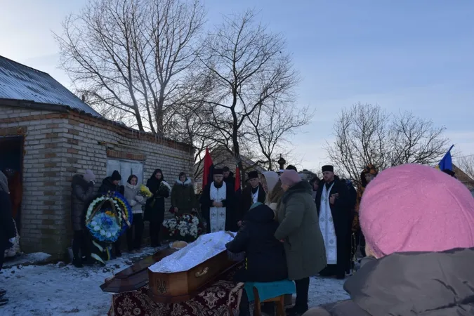 На Волині попрощалися із загиблим 31-річним воїном Павлом Акентьєвим (фото)