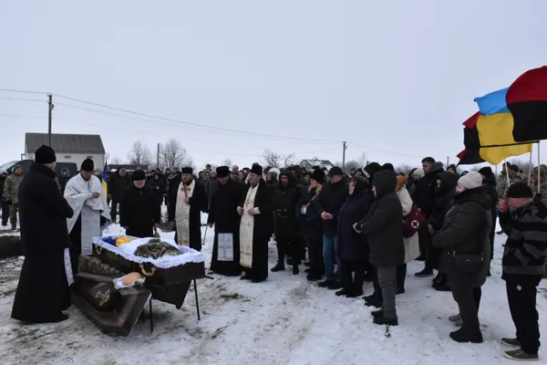 На Волині провели в останню дорогу полеглого воїна Віктора Радченка (фото)