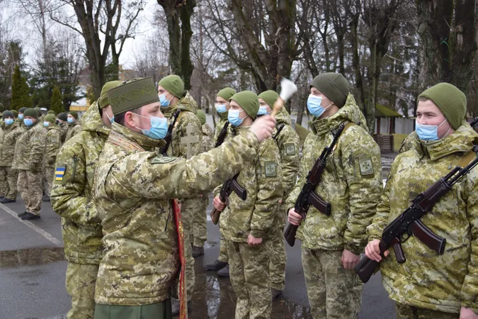 У Луцьку прикордонники-новобранці склали військову присягу (фото)