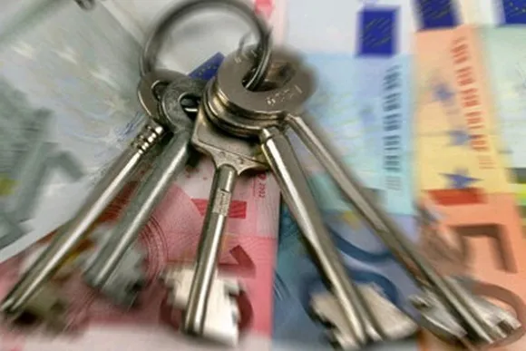 Відібрану за борги луцьку квартиру хочуть вигідніше перепродати 